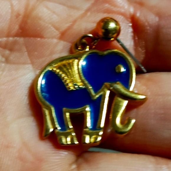AVON VINTAGE COBALT BLUE LUCKY ELEPHANT GOLD-TONE DROP POST 1.1" EARRINGS - Picture 6 of 9